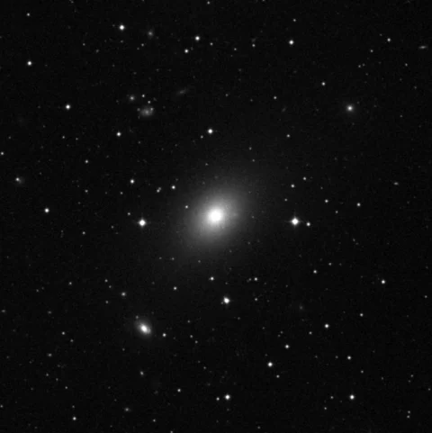 Imagem de referência (DSS2) de NGC 5813 — objeto ainda não capturado no observatório