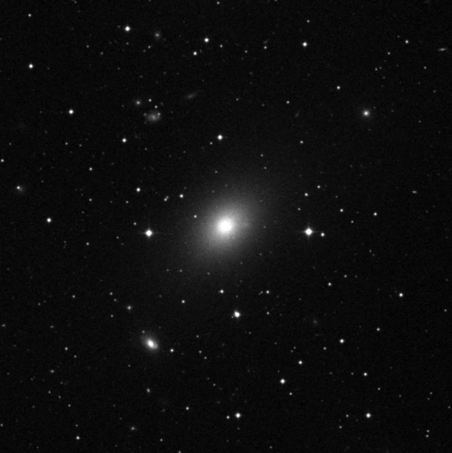 Imagem de referência (DSS2) de NGC 5813 — objeto ainda não capturado no observatório