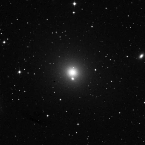 Imagem de referência (DSS2) de NGC 5846 — objeto ainda não capturado no observatório