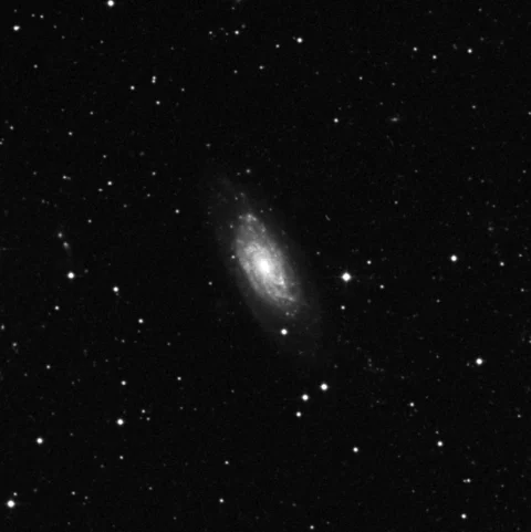 Imagem de referência (DSS2) de NGC 6015 — objeto ainda não capturado no observatório