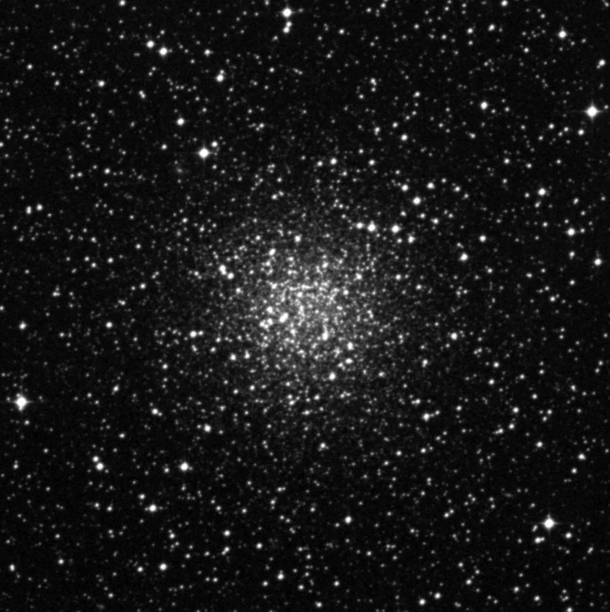 Imagem de referência (DSS2) de NGC 6101 — objeto ainda não capturado no observatório