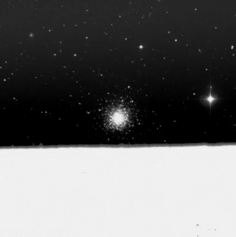 Imagem de referência (DSS2) de NGC 6229 — objeto ainda não capturado no observatório