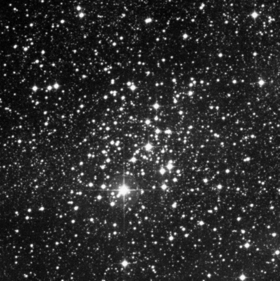 Imagem de referência (DSS2) de NGC 6242 — objeto ainda não capturado no observatório