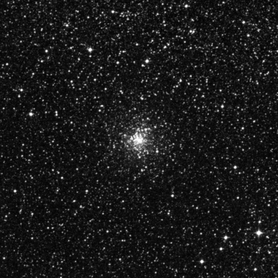 Imagem de referência (DSS2) de NGC 6325 — objeto ainda não capturado no observatório