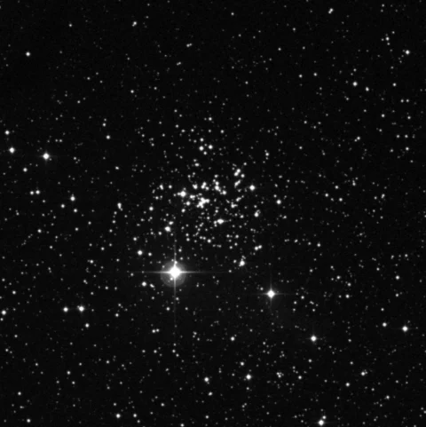 Imagem de referência (DSS2) de NGC 654 — objeto ainda não capturado no observatório