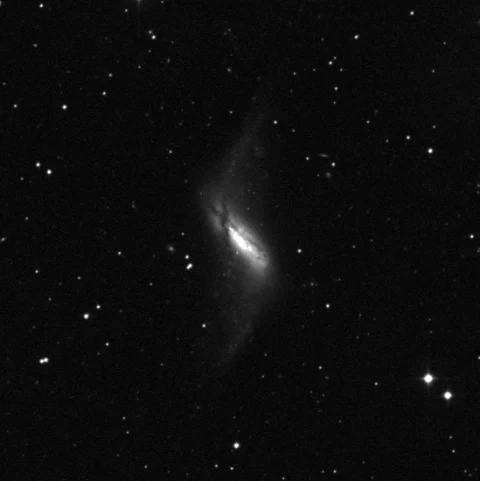 Imagem de referência (DSS2) de NGC 660 — objeto ainda não capturado no observatório
