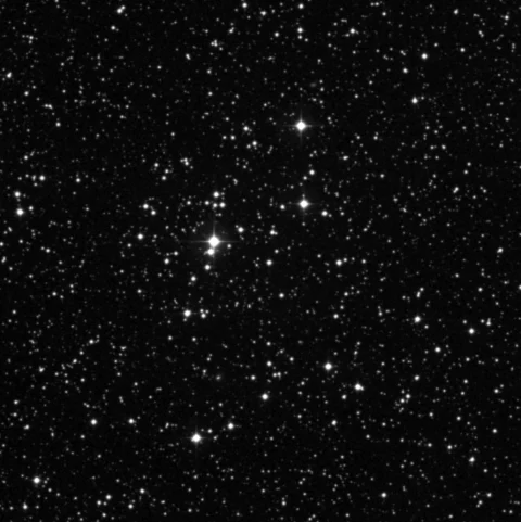 Imagem de referência (DSS2) de NGC 6743 — objeto ainda não capturado no observatório