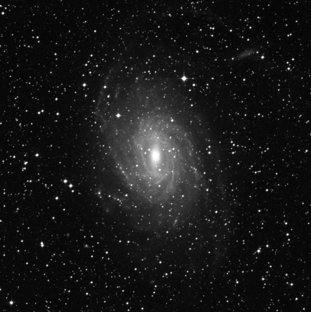 Imagem de referência (DSS2) de NGC 6744 — objeto ainda não capturado no observatório