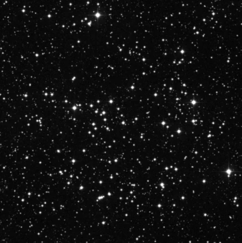 Imagem de referência (DSS2) de NGC 6811 — objeto ainda não capturado no observatório