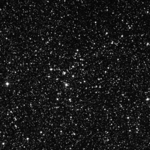 Imagem de referência (DSS2) de NGC 6830 — objeto ainda não capturado no observatório