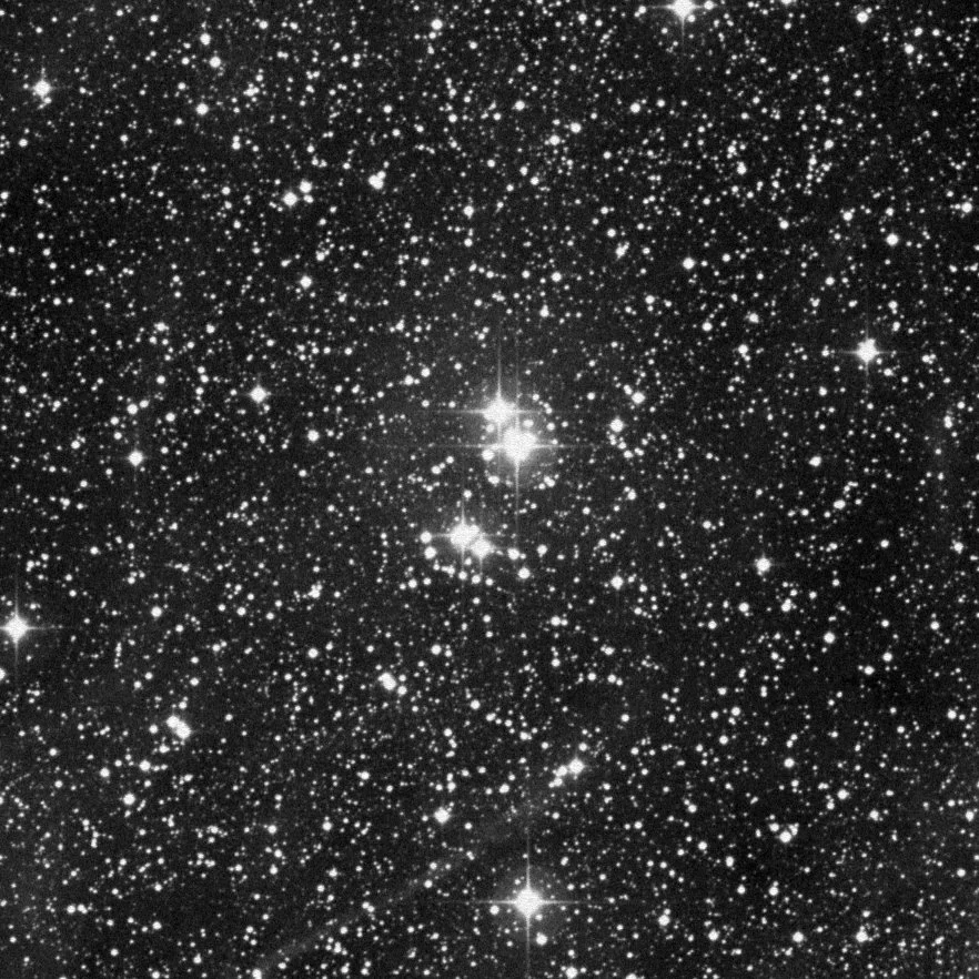 Imagem de referência (DSS2) de NGC 6871 — objeto ainda não capturado no observatório