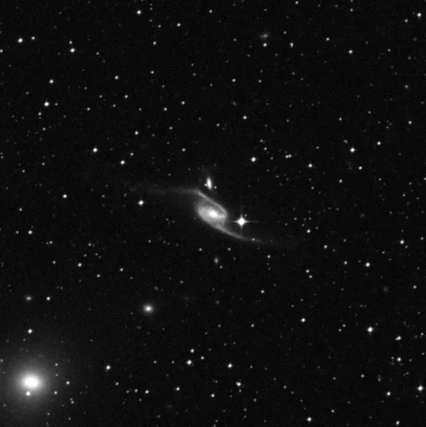 Imagem de referência (DSS2) de NGC 6872 — objeto ainda não capturado no observatório