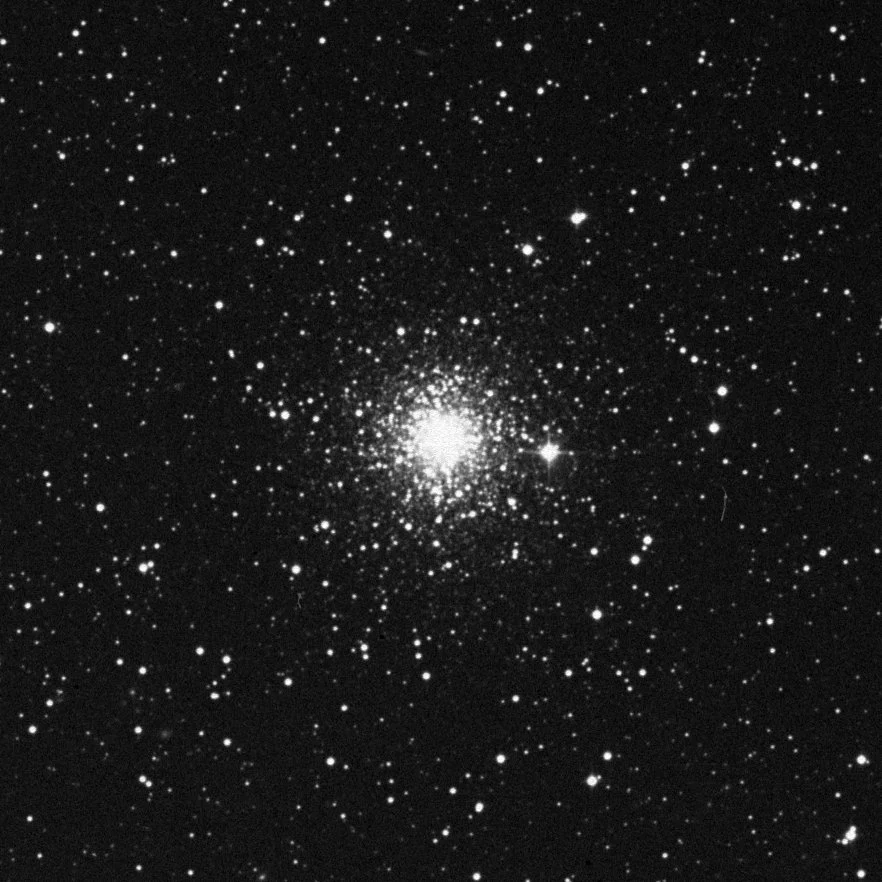 Imagem de referência (DSS2) de NGC 6934 — objeto ainda não capturado no observatório