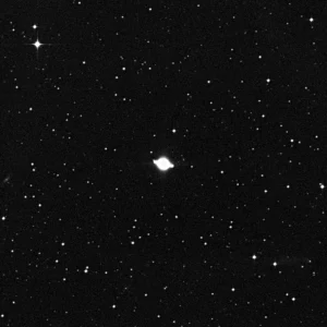 Imagem de referência (DSS2) de NGC 7009 — Nebulosa Saturno — objeto ainda não capturado no observatório