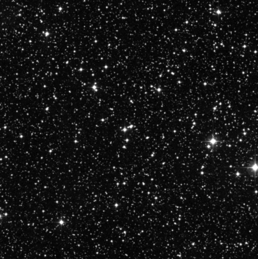 Imagem de referência (DSS2) de NGC 7082 — objeto ainda não capturado no observatório