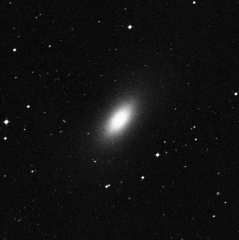 Imagem de referência (DSS2) de NGC 720 — objeto ainda não capturado no observatório