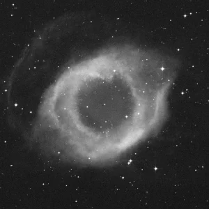 Imagem de referência (DSS2) de NGC 7293 — Nebulosa da Hélice — objeto ainda não capturado no observatório