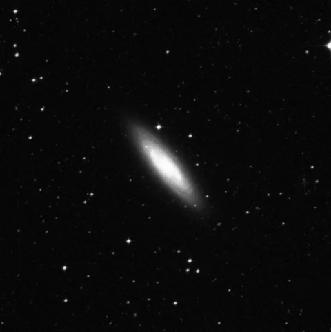 Imagem de referência (DSS2) de NGC 7410 — objeto ainda não capturado no observatório