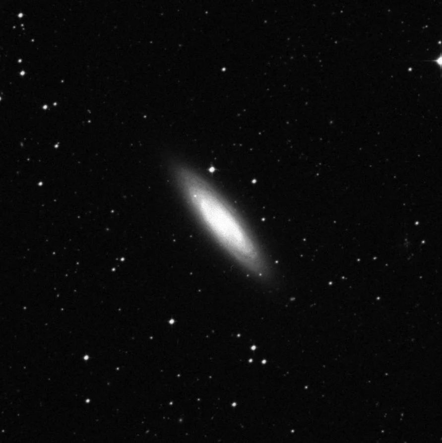 Imagem de referência (DSS2) de NGC 7410 — objeto ainda não capturado no observatório