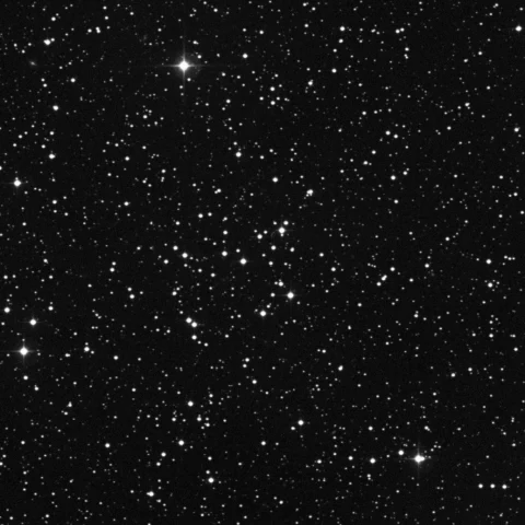 Imagem de referência (DSS2) de NGC 744 — objeto ainda não capturado no observatório