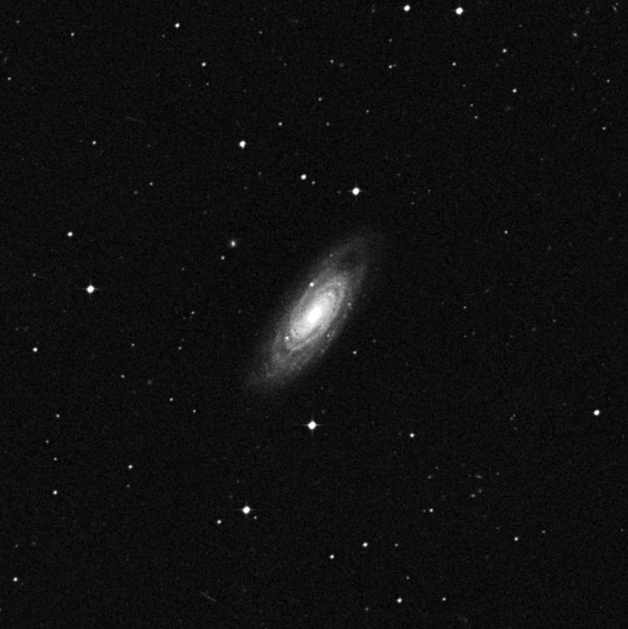 Imagem de referência (DSS2) de NGC 7606 — objeto ainda não capturado no observatório