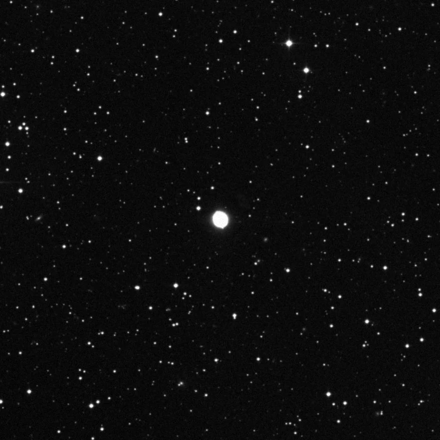 Imagem de referência (DSS2) de NGC 7662 — Copeland’s Blue Snowball — objeto ainda não capturado no observatório