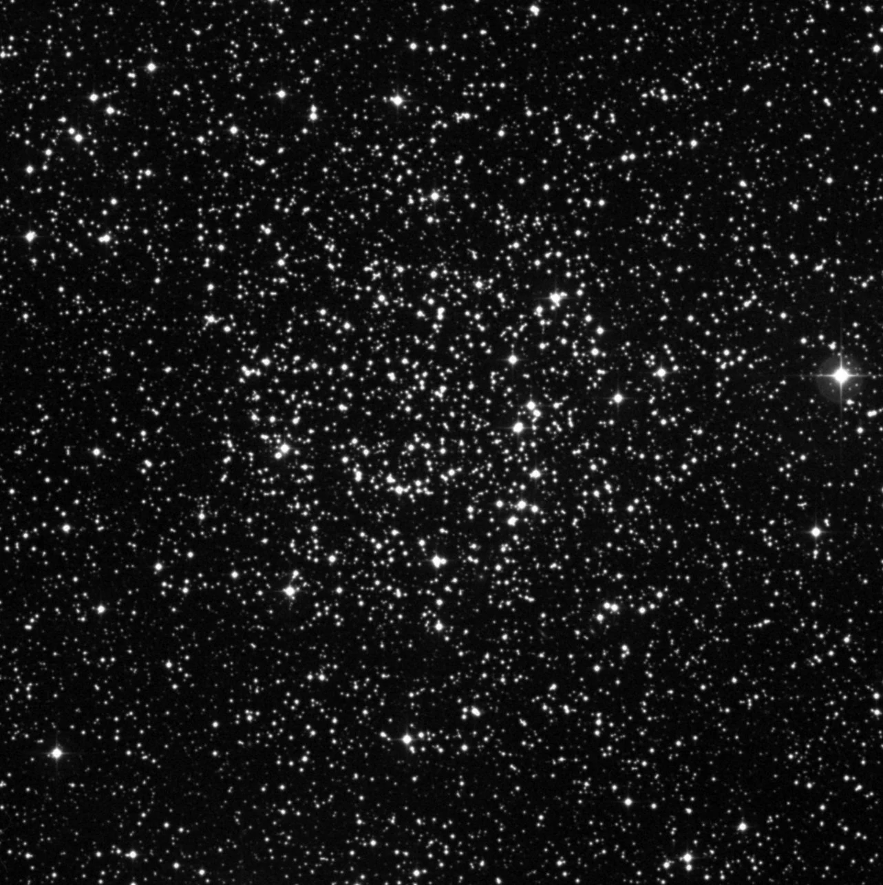 Imagem de referência (DSS2) de NGC 7789 — objeto ainda não capturado no observatório
