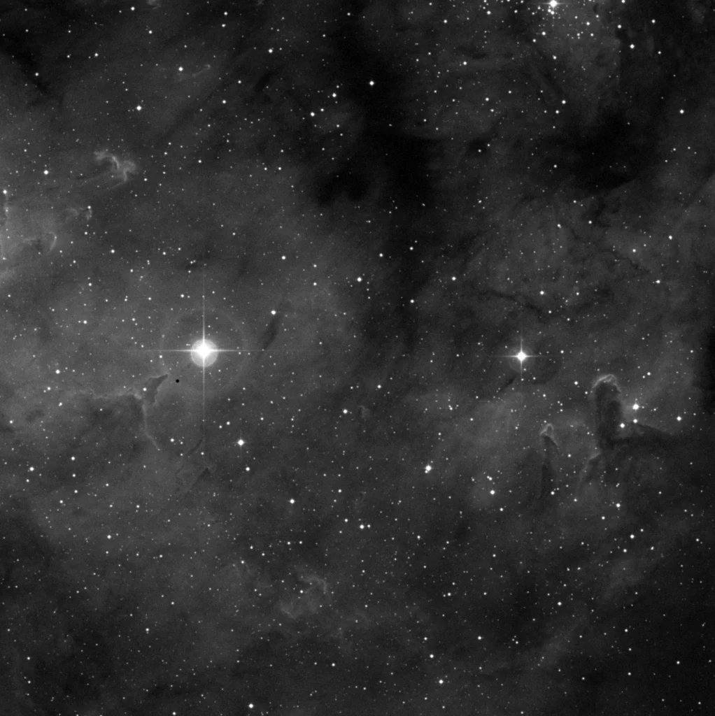 Imagem de referência (DSS2) de NGC 7822 — objeto ainda não capturado no observatório