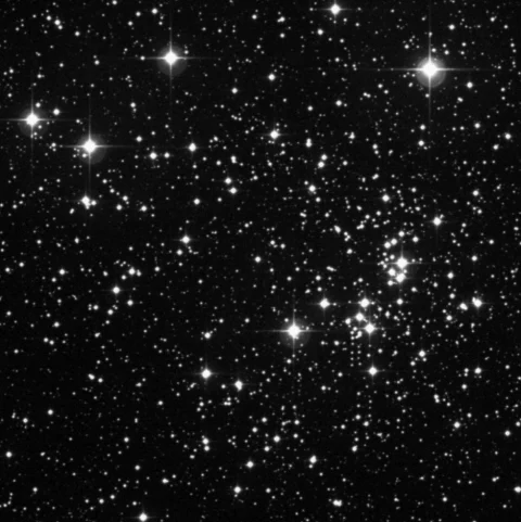 Imagem de referência (DSS2) de NGC 884 — chi Persei Cluster — objeto ainda não capturado no observatório