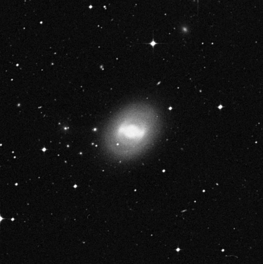 Imagem de referência (DSS2) de NGC 936 — objeto ainda não capturado no observatório