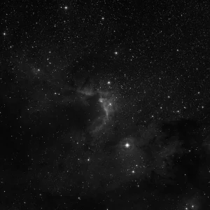 Imagem de referência (DSS2) de Sh2-155 — Nebulosa da Caverna — objeto ainda não capturado no observatório
